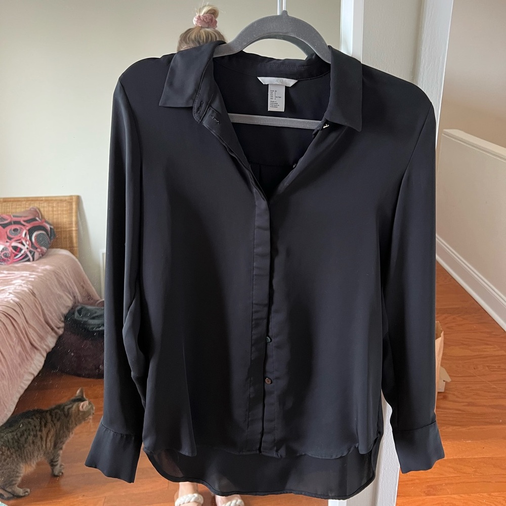 H&M black button up blouse